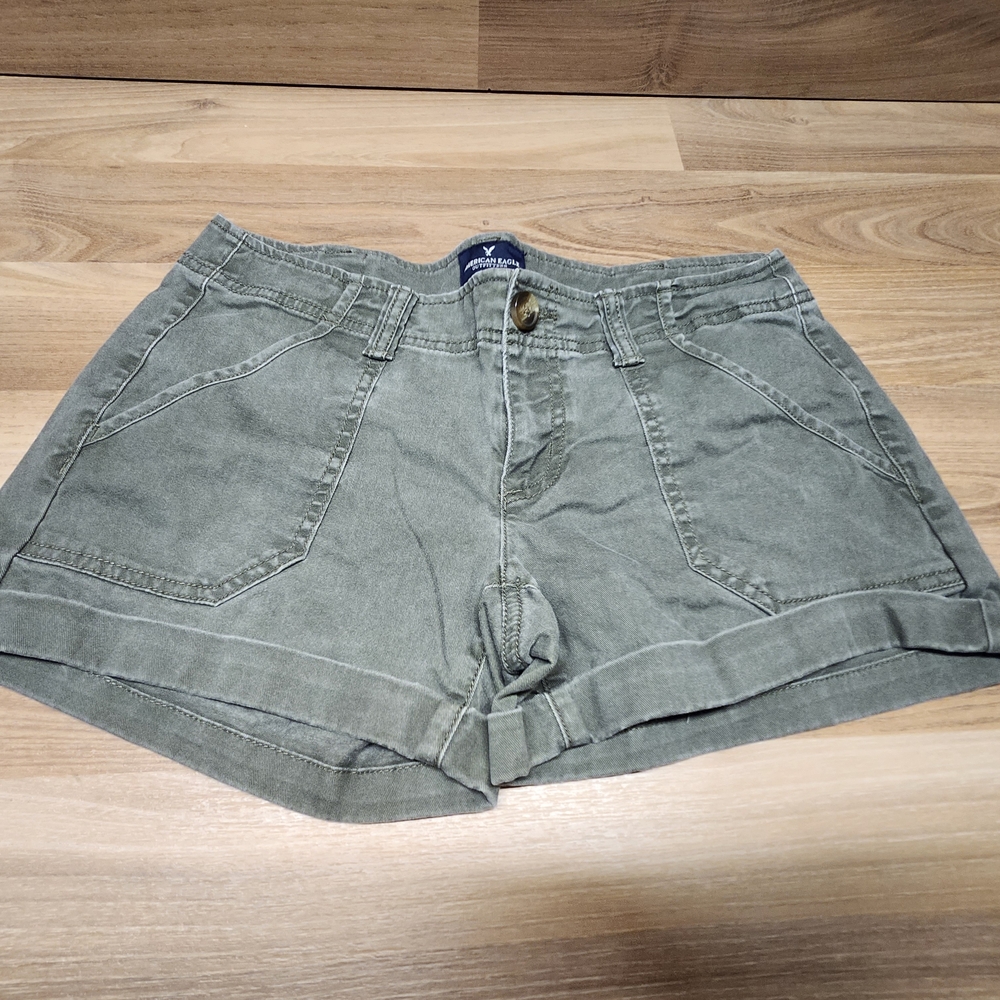 American Eagle Midi Stretch Olive Green Women's Shorts Size 4
